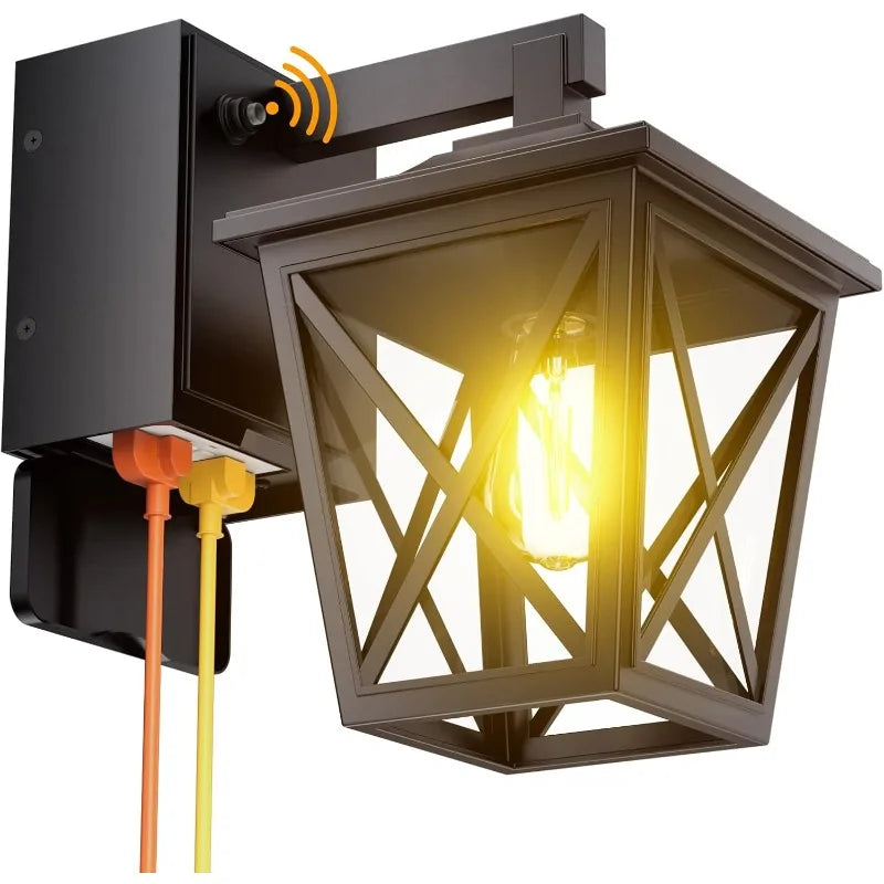 Porch Lights with Outlet, Dusk to Dawn Outdoor Light with Outlet Built-in, Waterproof Anti-Rust Aluminum Outside Light with GFCI